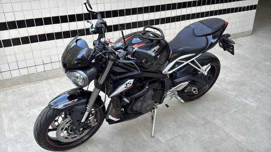 TRIUMPH STREET TRIPLE 765 RS TRIUMPH STREET TRIPLE 765 RS